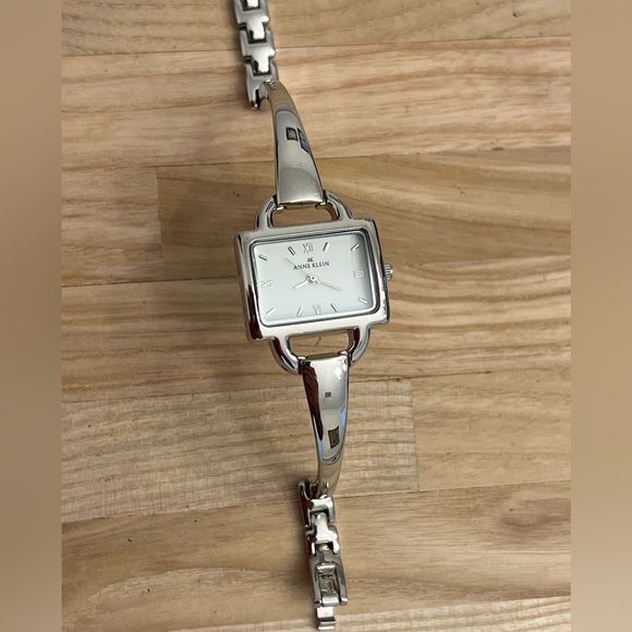 Anne Klein Ladies Watch Stainless Bracelet White Rectangular Dial Rare main image 9